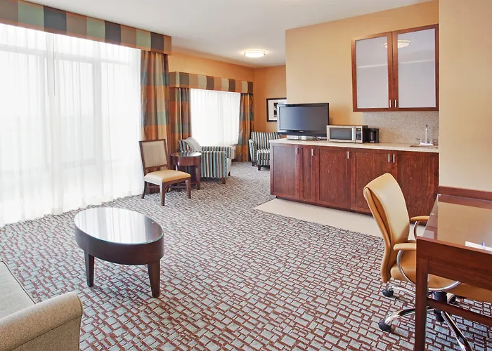 Holiday Inn Express&Suites Salinas