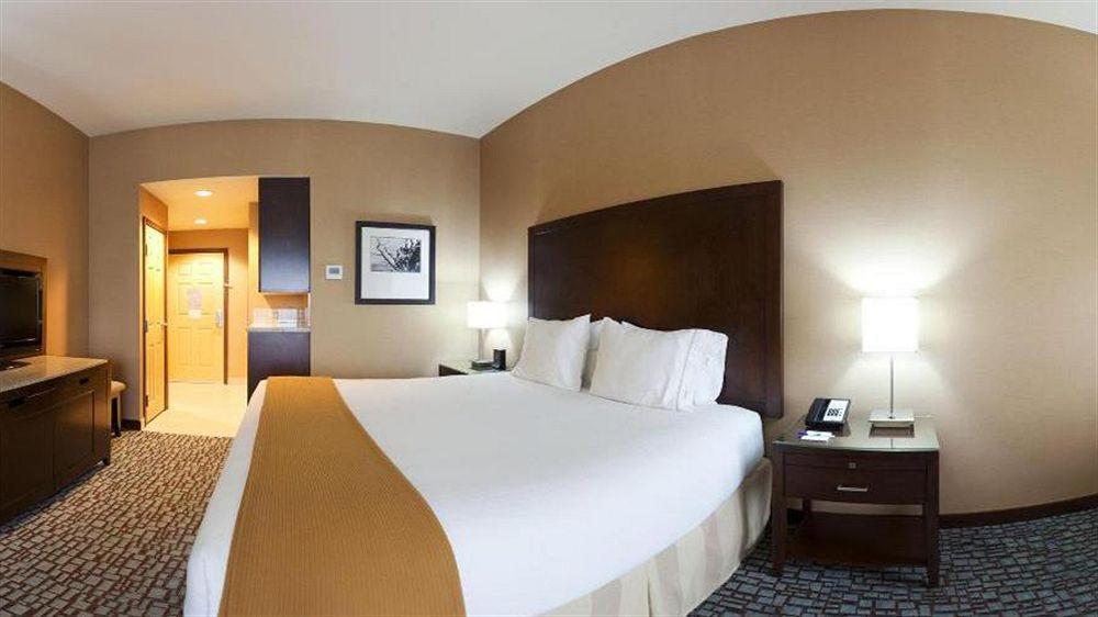 Hotel Express & By Ihg 3*