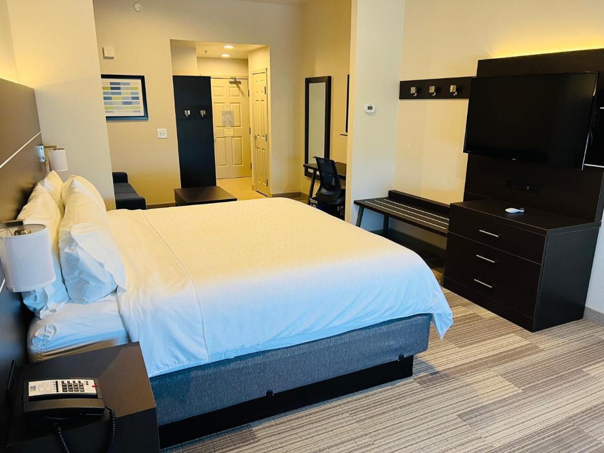 Express & By Ihg Hotel 3*