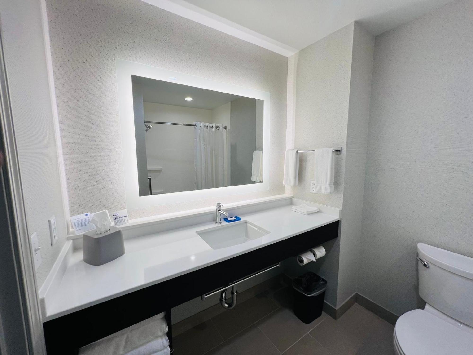 Express & By Ihg Hotel