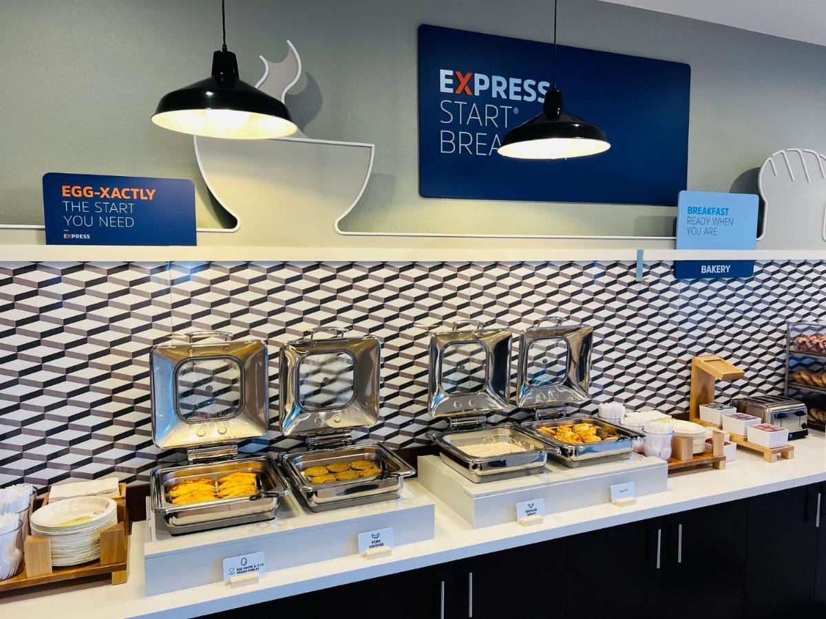 Express & By Ihg 3*