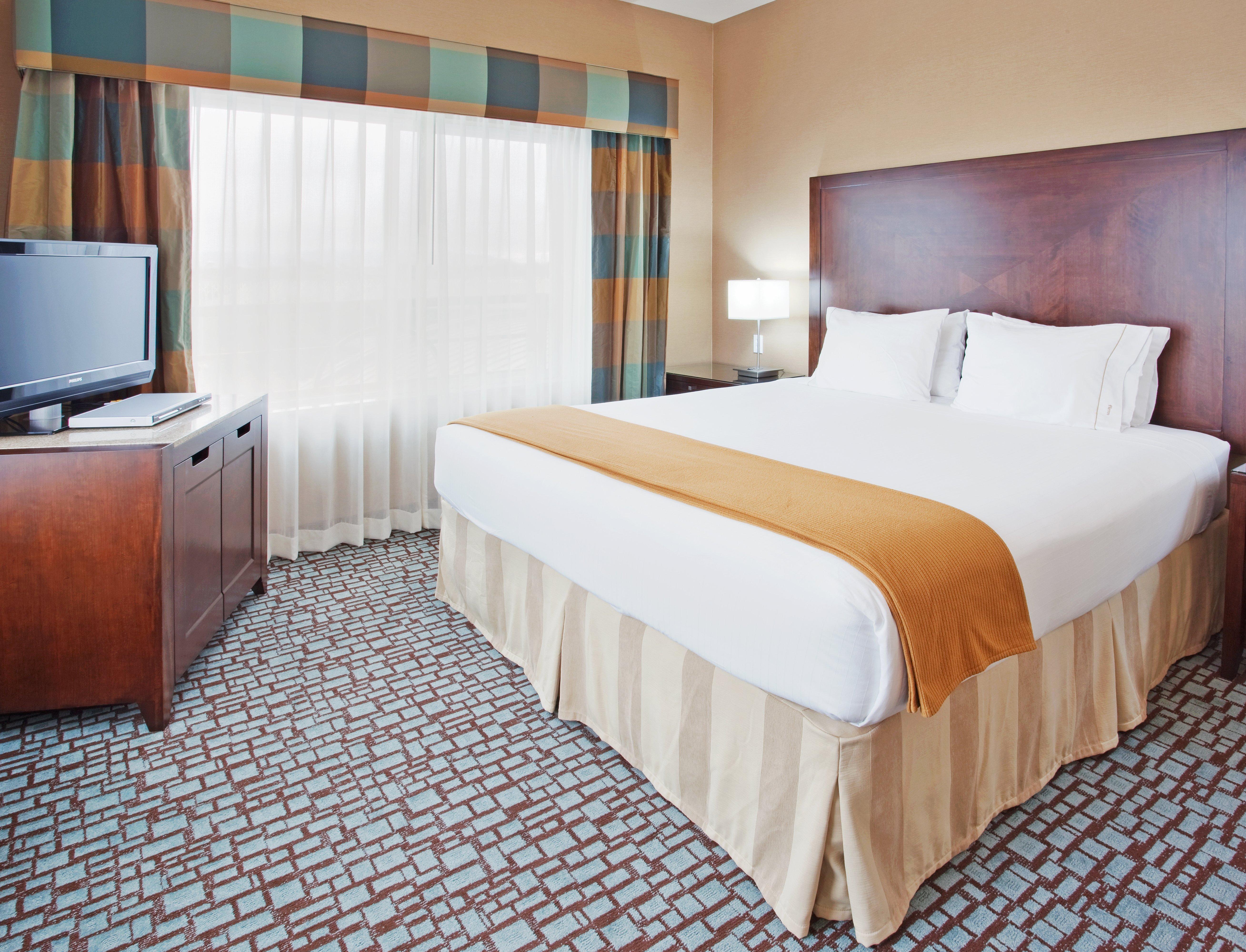 Express & By Ihg