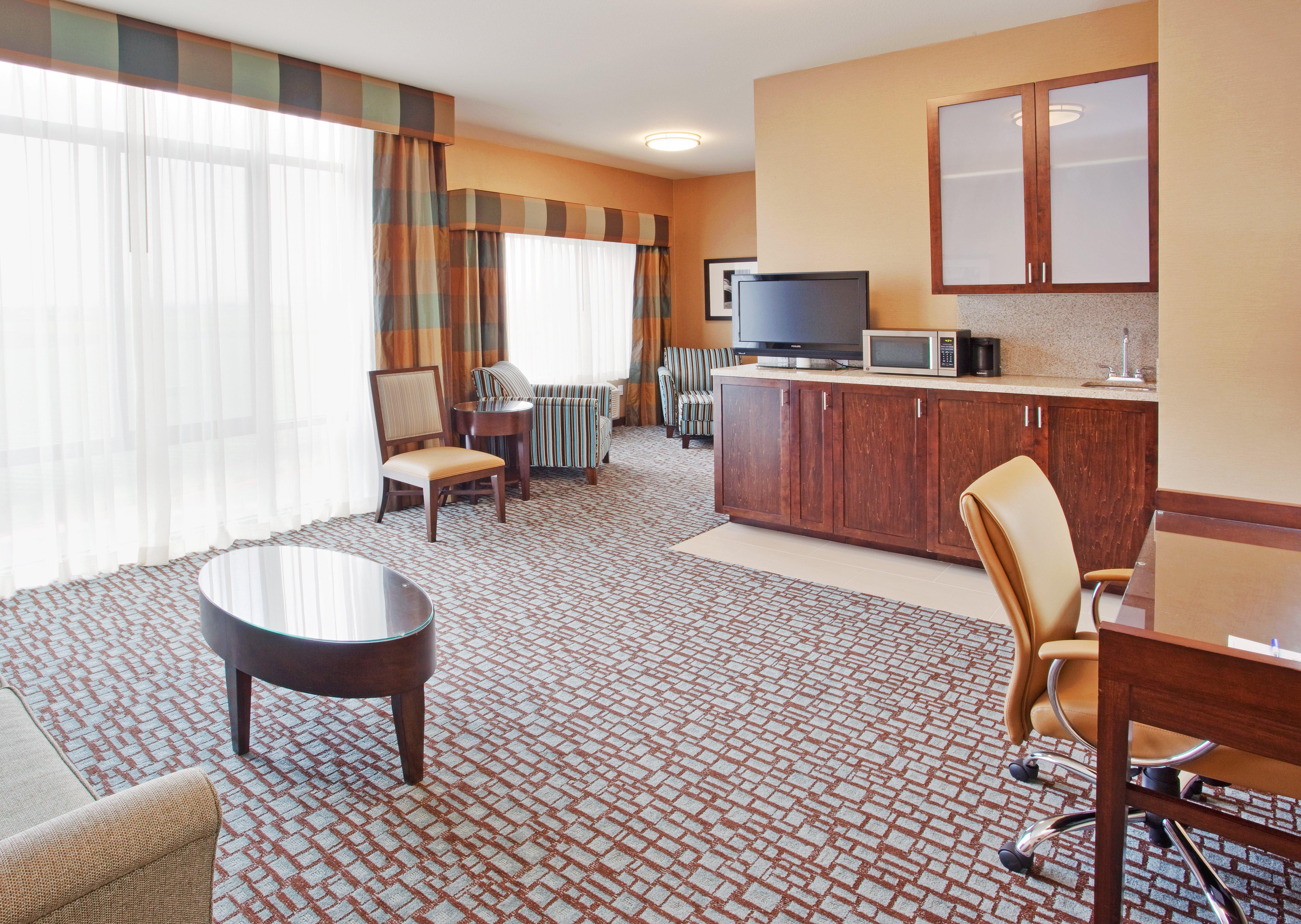 Express & By Ihg Salinas