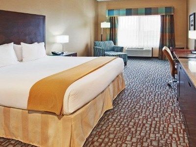 Express & By Ihg Salinas